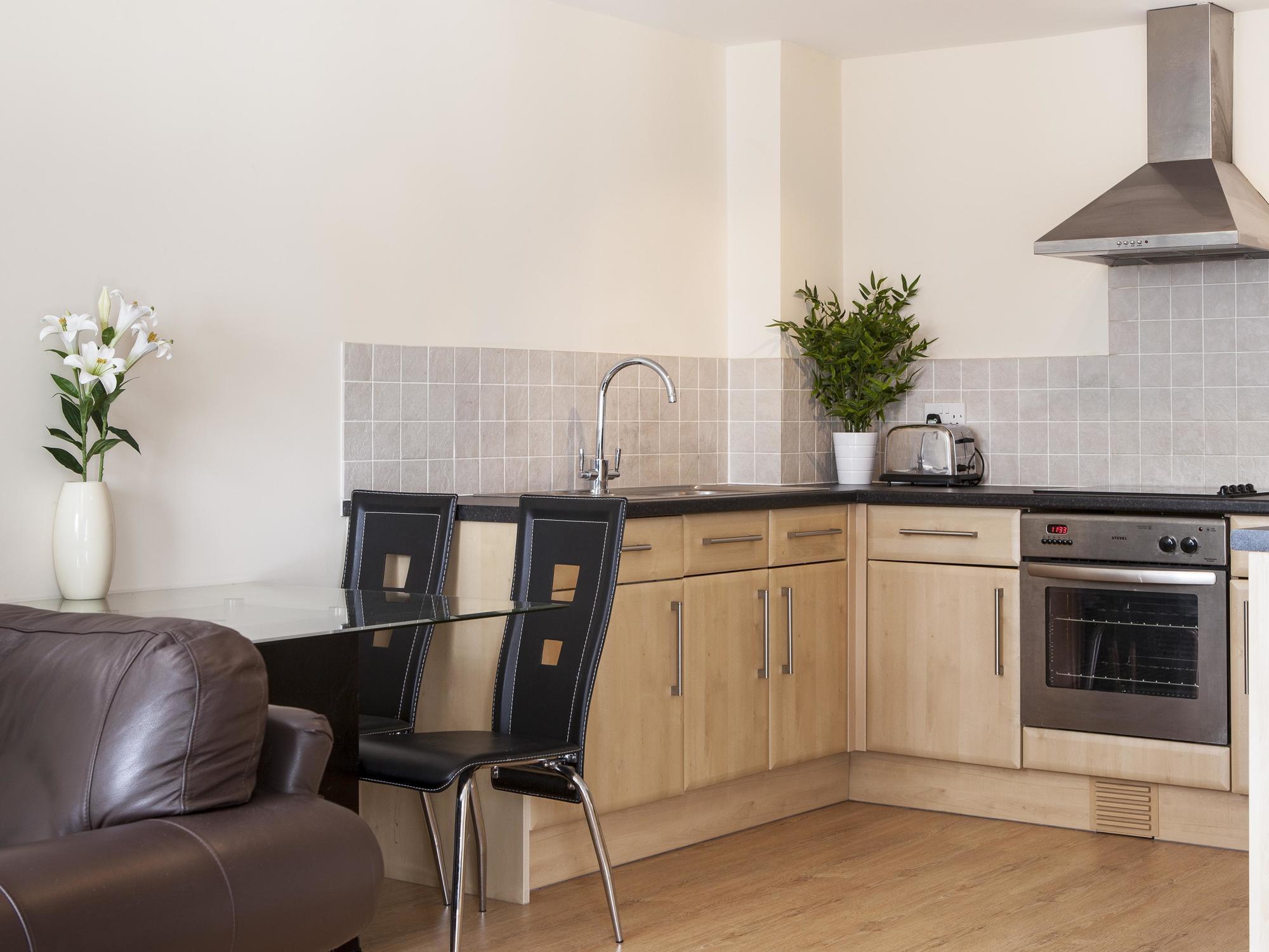 Cheltenham Plaza Apartments Ashchurch Dış mekan fotoğraf
